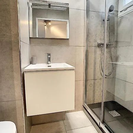 Duplex 6 A 7 Personnes, 100 M Des Plages Du Midi, Apartment *