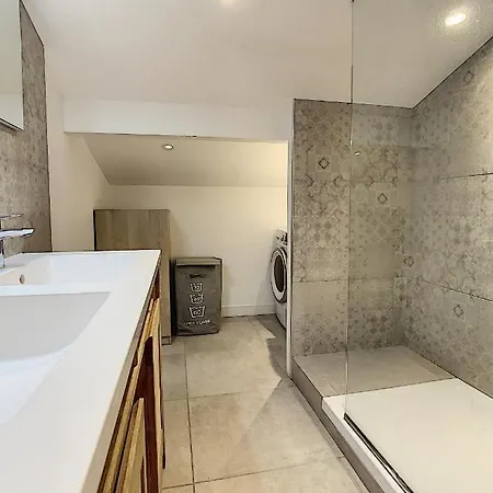 Duplex 6 A 7 Personnes, 100 M Des Plages Du Midi, Apartment *