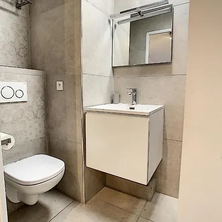 Apartment Duplex 6 A 7 Personnes, 100 M Des Plages Du Midi, Cannes
