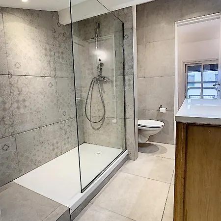 Duplex 6 A 7 Personnes, 100 M Des Plages Du Midi, Apartment
