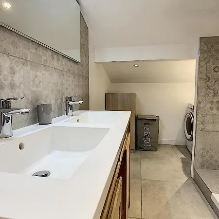 Duplex 6 A 7 Personnes, 100 M Des Plages Du Midi, *
